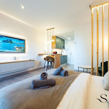 Seaview Beachfront Studio With Aqua Park & Balcony Benalmadena Exterior photo