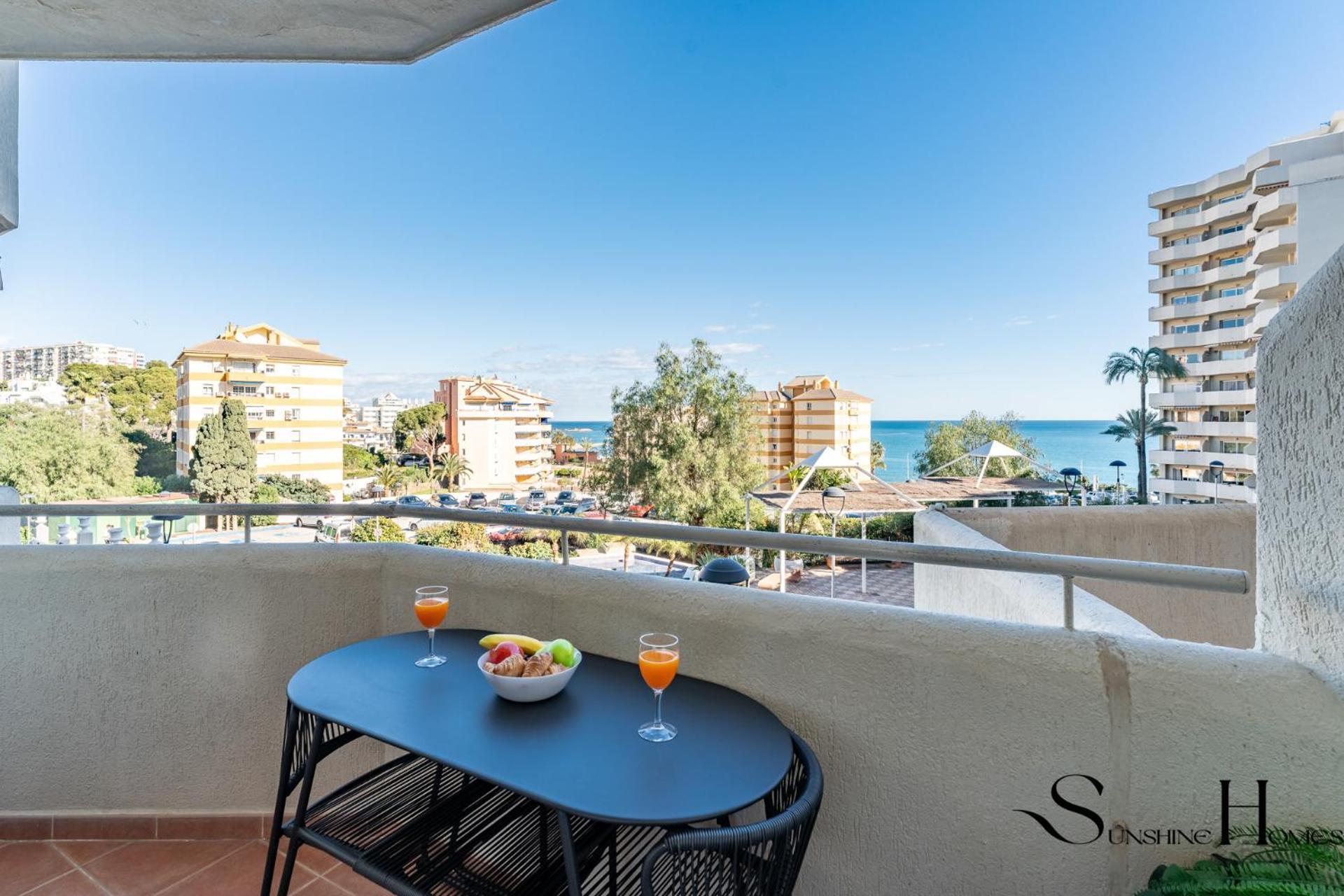 Seaview Beachfront Studio With Aqua Park & Balcony Benalmadena Exterior photo