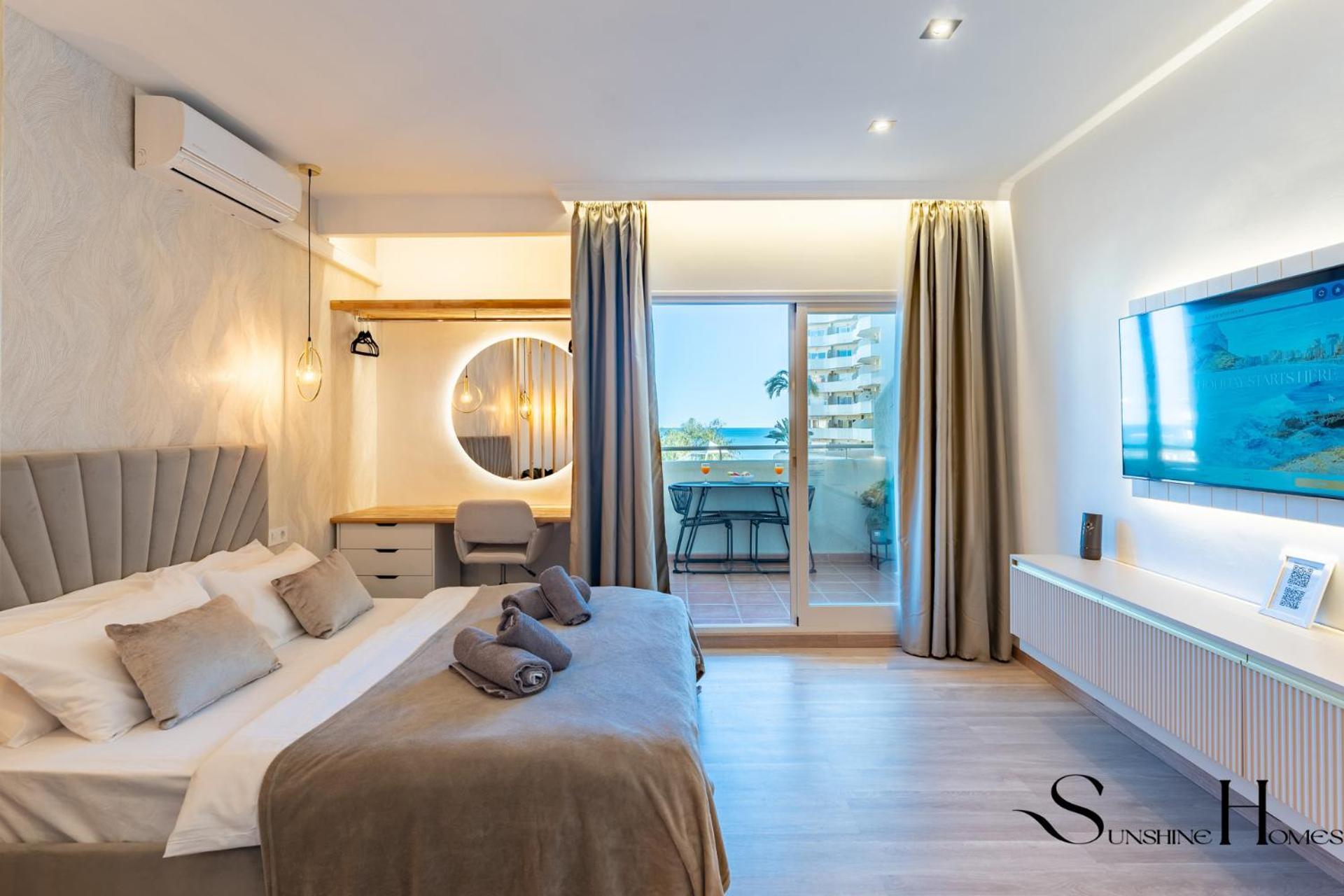 Seaview Beachfront Studio With Aqua Park & Balcony Benalmadena Exterior photo