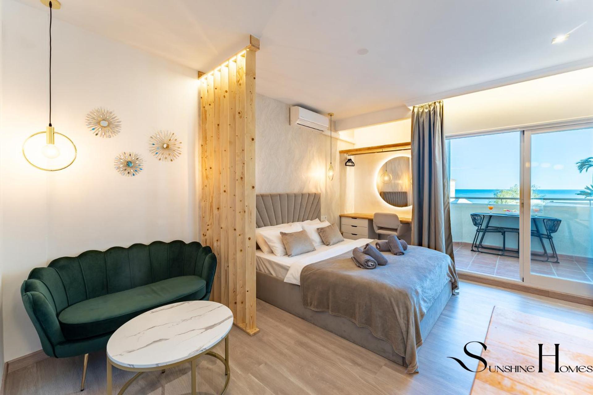 Seaview Beachfront Studio With Aqua Park & Balcony Benalmadena Exterior photo